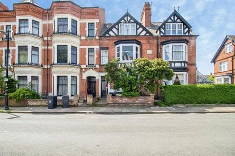 Terraced house - Ashleigh Road, Leicester