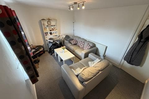 Flat - Everton Road, Liverpool L6