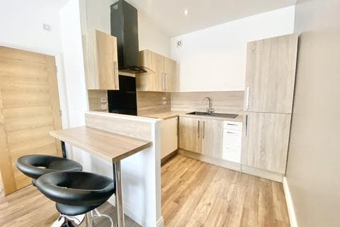 Flat - Devonshire Road, Blackpool FY2