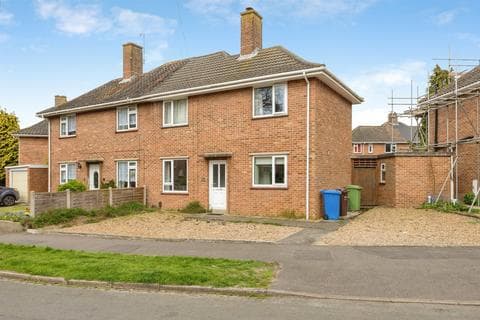 Semi-detached house - Buckingham Road, Norwich