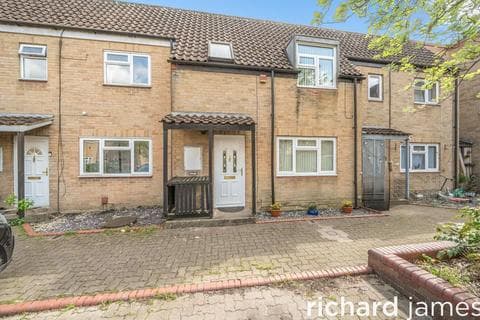 Terraced house - Godolphin Close, Freshbrook SN5