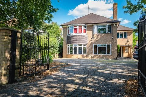 Detached house - Broadway, Peterborough
