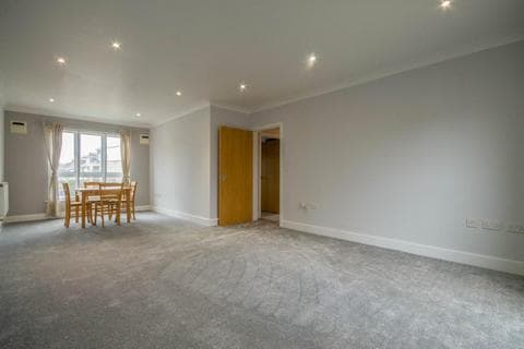 Apartment - Longworth Avenue, Chesterton