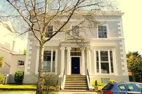 Apartment - Pittville Lawn, Pittville, Cheltenham GL52