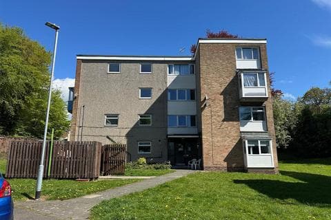 Apartment - Hoyle Court Road, Baildon, Shipley
