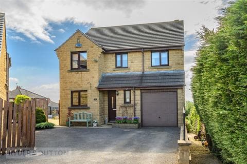 Detached house - Hill Top Drive, Oakes, Huddersfield, West Yorkshire, HD3