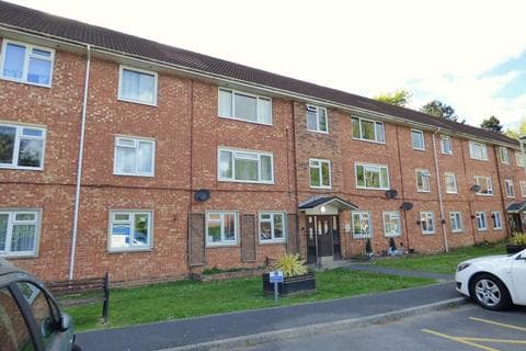 Flat - School Lane, Quedgeley, Gloucester, GL2