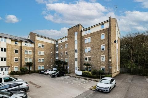 Flat - Cornmill View, Horsforth, Leeds, West Yorkshire, LS18
