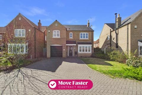 Detached house - Thornbury Walk, Kingswood, Hull,  HU7 3JY