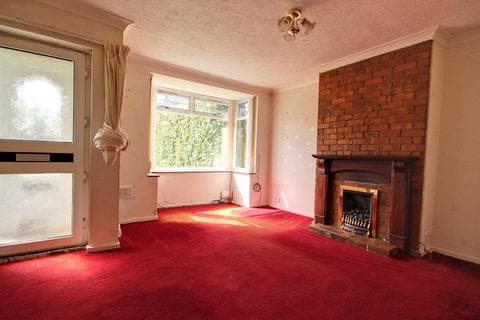 Semi-detached bungalow - New Village Road, Cottingham