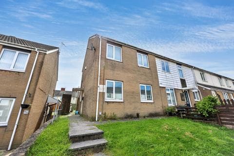 Terraced house - 94 Maesglas Avenue, Newport, NP20 3BS