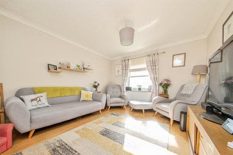 Terraced house - Holt Drive, Colchester