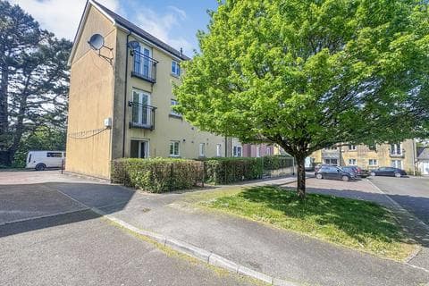 Ground floor flat - Tovey Crescent, Plymouth PL5