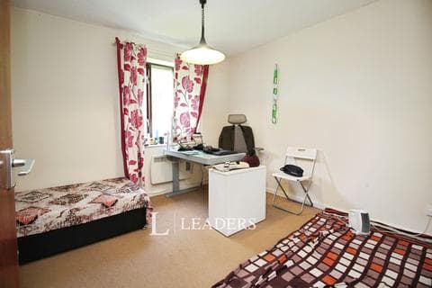 Duplex - Bergamot Gardens, Walnut Tree, Milton Keynes