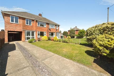 Semi-detached house - Hykeham Road, Lincolnshire LN6