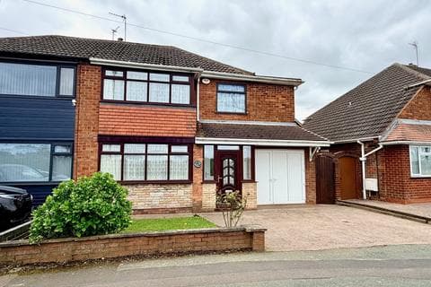 Semi-detached house - Linthouse Lane, Wednesfield, Wolverhampton, WV11
