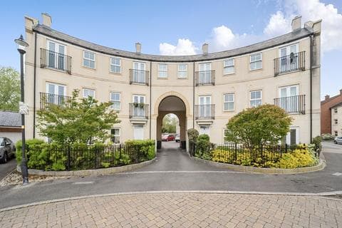 Apartment - Redhouse, Redhouse SN25