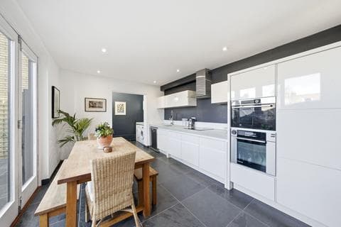 End of terrace house - Alpha Road, Cambridge, CB4