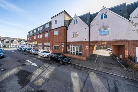 Apartment - London Road, Portsmouth, Hampshire, PO2 9HJ