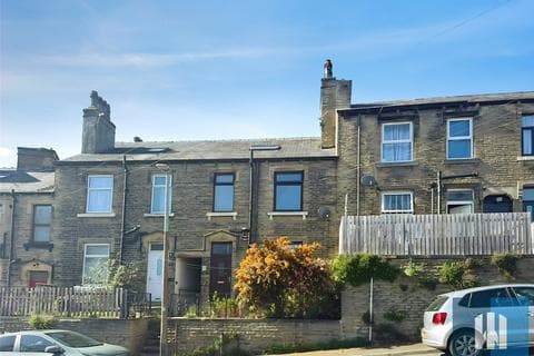 Terraced house - Cowcliffe Hill Road, Cowcliffe, Huddersfield, HD2