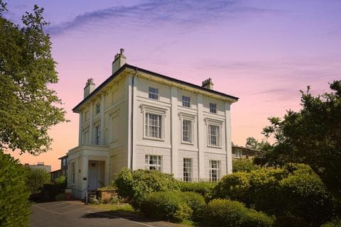 Flat - Pittville Circus Road, Cheltenham, Gloucestershire, GL52