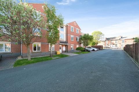 Ground floor flat - Jackdaw Close, Slack Lane, Derby DE22