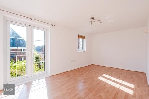 Flat - Hawkins Road, Colchester CO2