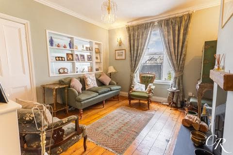 Terraced house - St. Lukes Place, Cheltenham GL53
