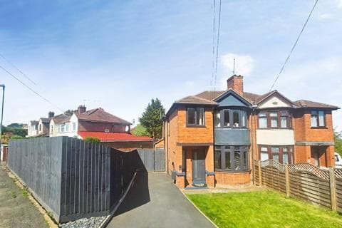Semi-detached house - Tunnel Hill, Worcester, WR4 9SB
