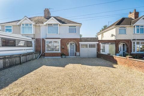 Semi-detached house - Oxford Road, Stratton St Margaret SN3
