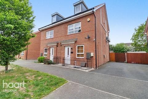 Semi-detached house - Brutus Court, North Hykeham