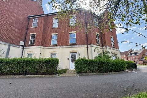 Flat - Pioneer Road, Oakhurst, Swindon, SN25