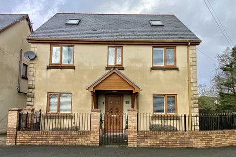 Detached house - Heol Bedwas, Birchgrove, Swansea, City And County of Swansea.