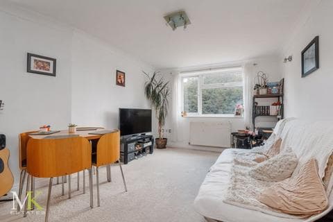 Flat - Knole Road, Bournemouth BH1