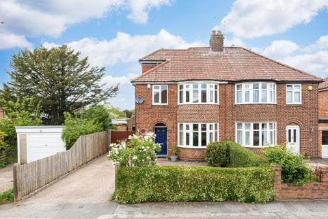 Semi-detached house - Alwyne Drive, York, YO30