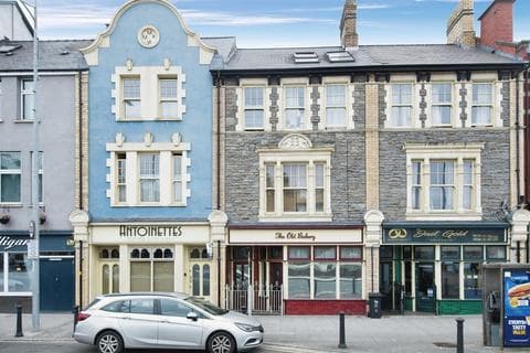 Terraced house - Commercial Road, Newport