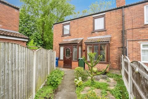 Semi-detached house - King George Square, Kirk Sandall, Doncaster