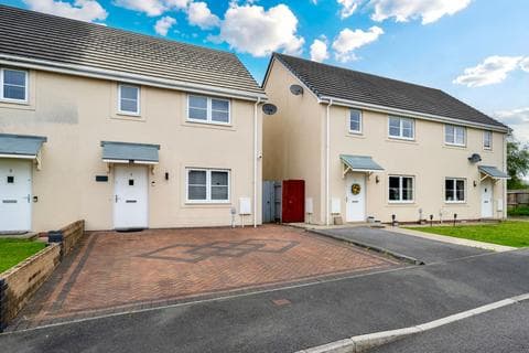 Terraced house - Llys Morfa, Pontarddulais, SA4