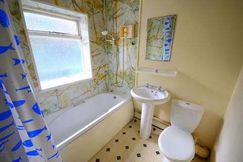 Flat - Dean Park Road, Bournemouth BH1