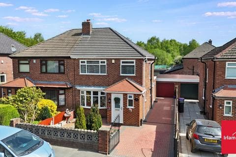 Semi-detached house - New Moss Road, Cadishead, M44