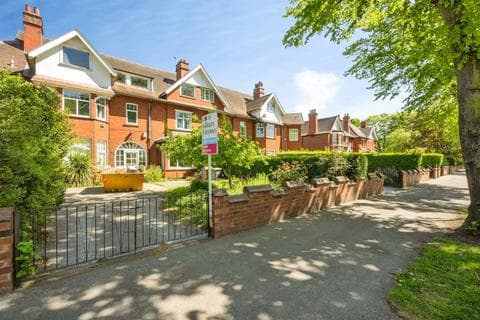 Terraced house - Town Moor Avenue, Town Moor, Doncaster