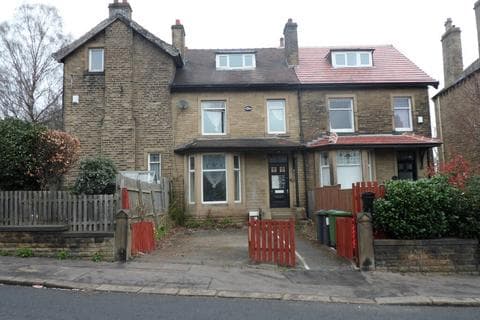 Terraced house - Birkby Hall, Huddersfield HD2