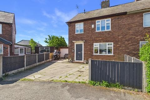 Semi-detached house - Maple Grove Saltney, Chester CH4