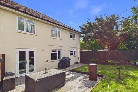 Maisonette - Bazeley Road, Matson, Gloucester