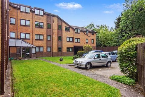2 bedroom flat for sale
