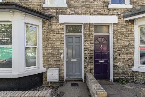 End of terrace house - Devonshire Road, Cambridge CB1