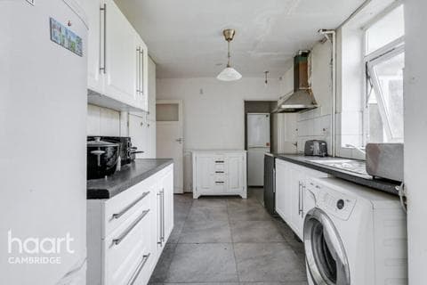 End of terrace house - St Vincents Close, Girton