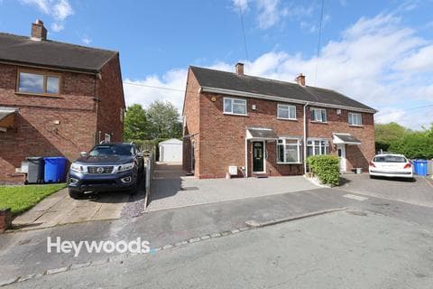 Semi-detached house - Uffington Parade, Bentilee, Stoke-on-Trent