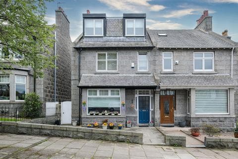Semi-detached house - Devanha Gardens South, Aberdeen