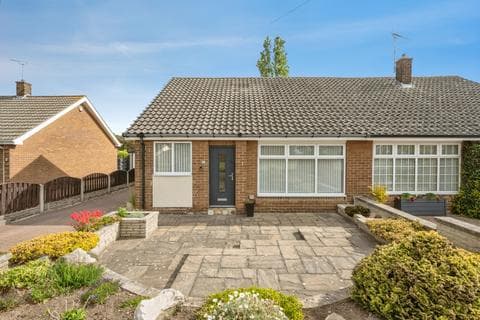 Semi-detached bungalow - Kenmare Crescent, Doncaster, DN2